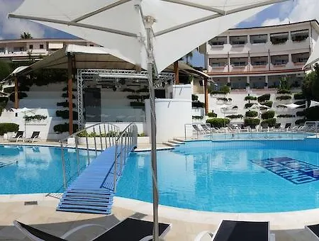 Scoglio Della Galea Village & Hotel 4*