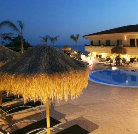 Scoglio Della Galea Village & 4*