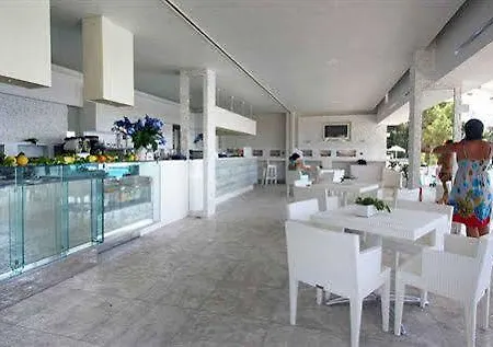 Scoglio Della Galea Village & Hotel 4*